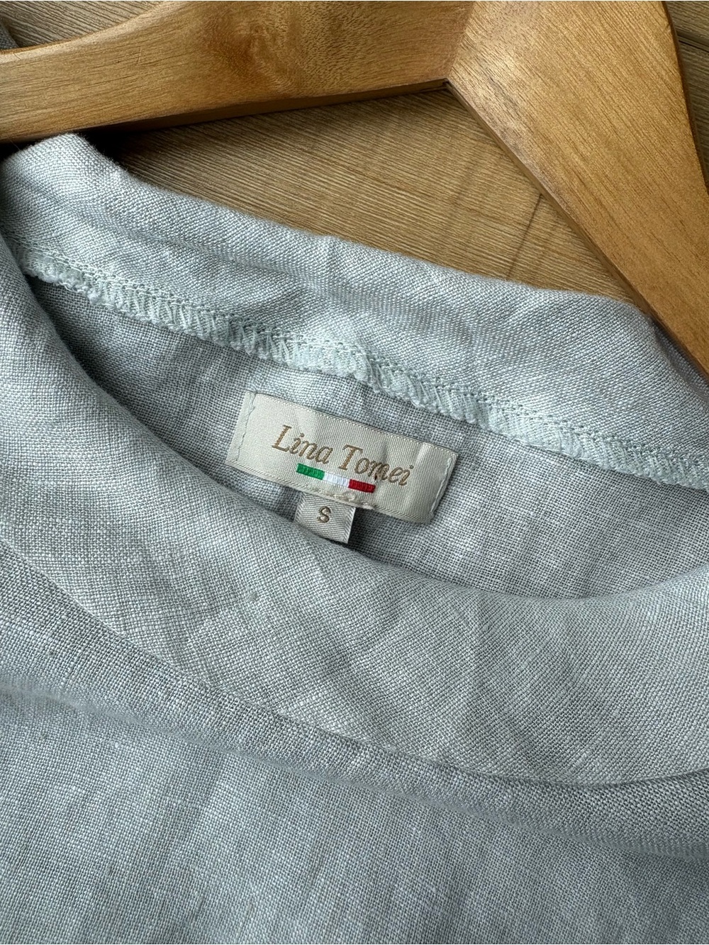 Lina Tomei 100% Linen Coastal Fold Collar Top. Made in Italy. Light Gray. Small - Picture 3 of 12